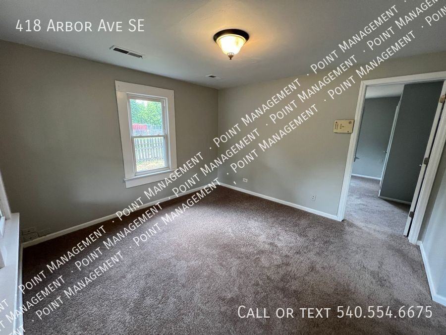 418 Arbor Ave Se - Photo 5 of 15