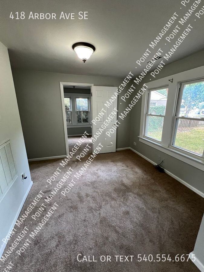 418 Arbor Ave Se - Photo 6 of 15