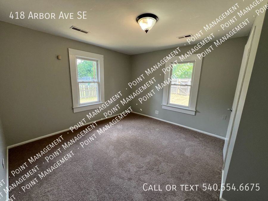 418 Arbor Ave Se - Photo 7 of 15