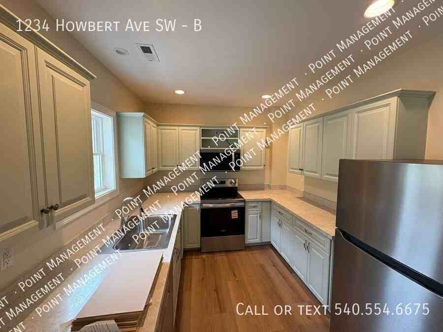 1234 Howbert Ave Sw #B - Photo 3 of 8