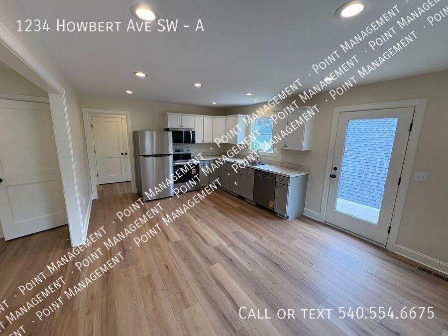 1234 Howbert Ave Sw #A - Photo 4 of 12