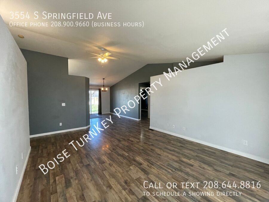 3554 S Springfield Ave - Photo 4 of 27