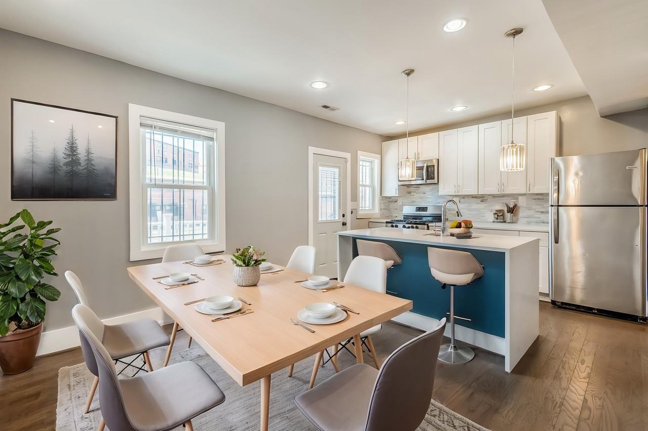 264 Division Ave Ne - Photo 4 of 30