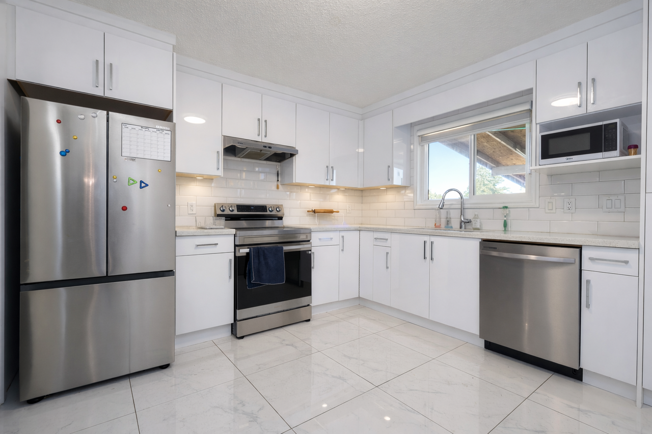 34249 Green Ave #MAIN - Photo 4 of 17