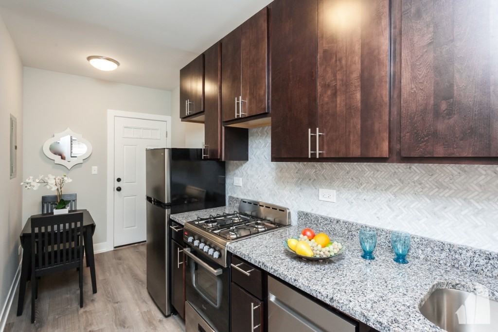 W Belden Ave #B106 - Photo 6 of 9