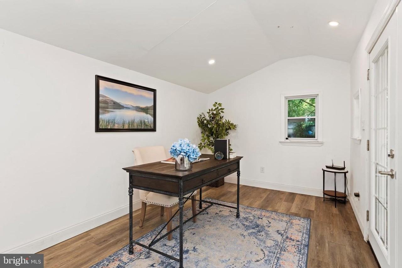 710 Fishburn Rd - Photo 3 of 41