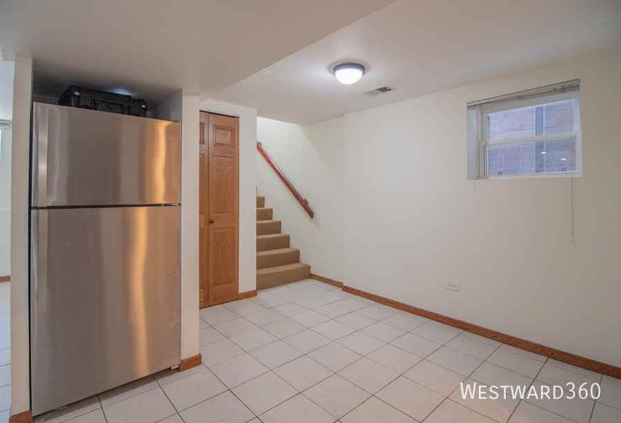 2043 N Leavitt St #G - Photo 3 of 13