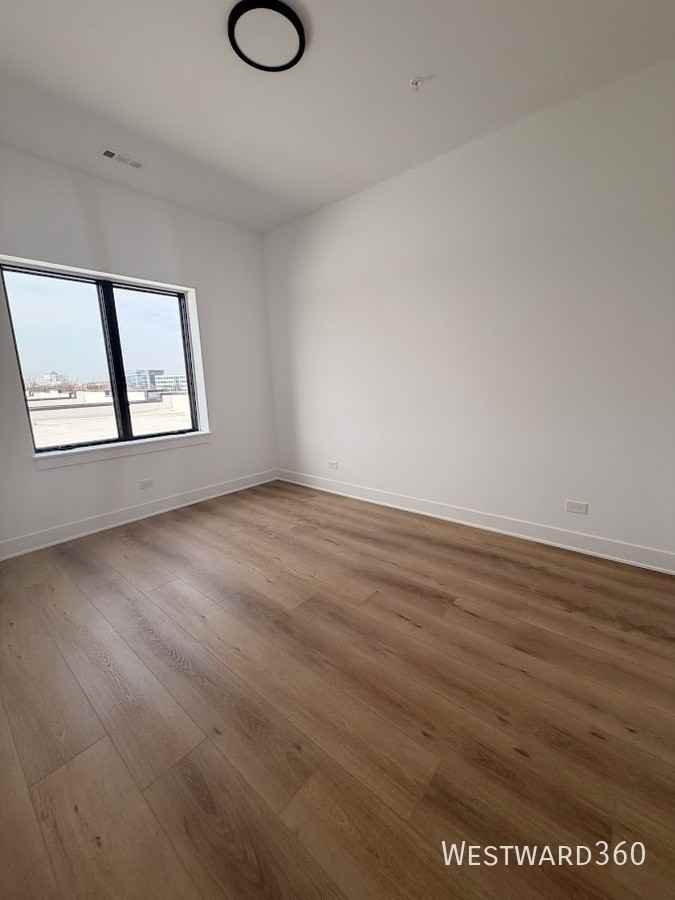 1320 S Ashland Ave #201 - Photo 5 of 12