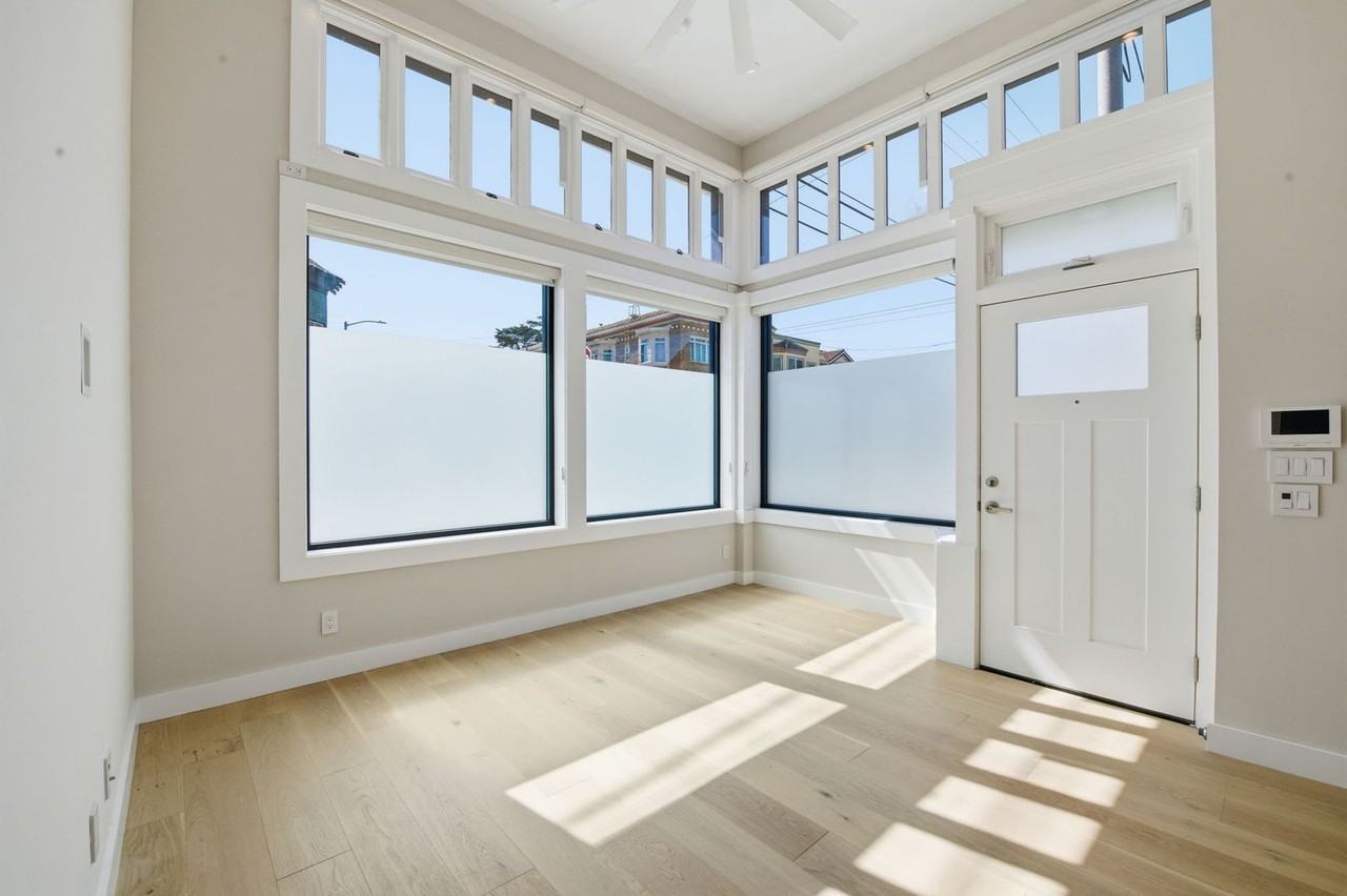 1498 9th Ave - Photo 2 of 23