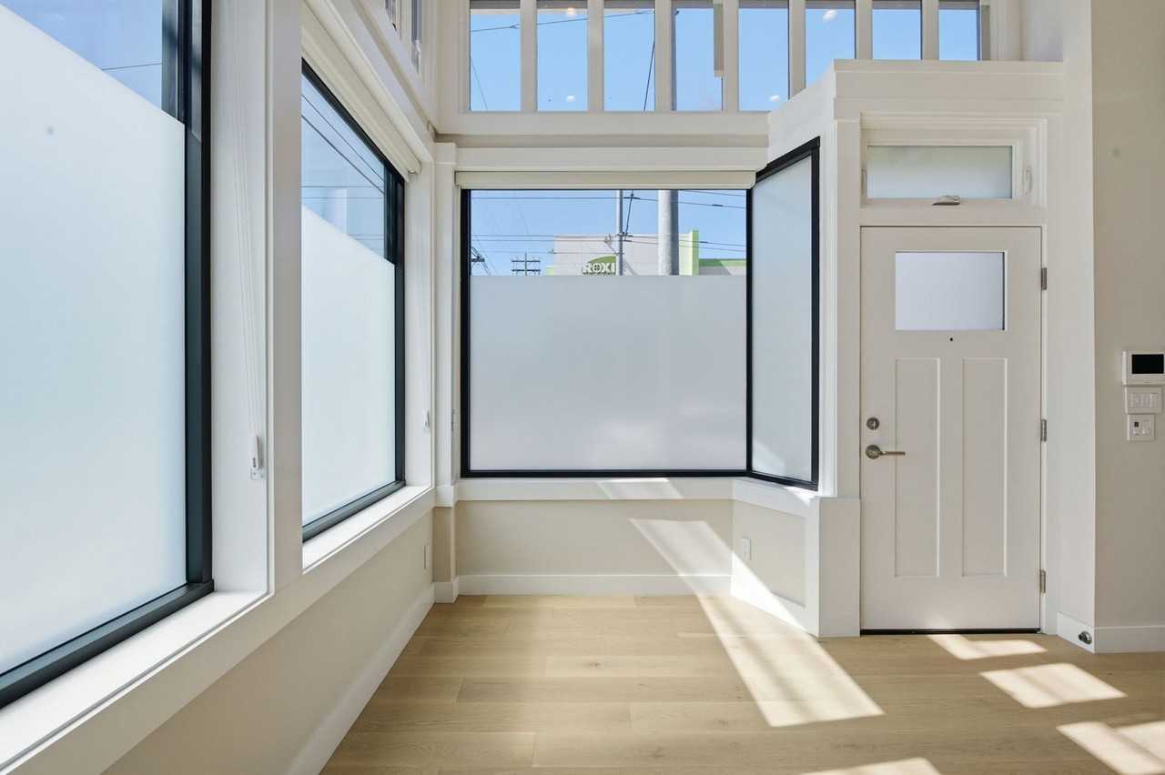 1498 9th Ave - Photo 3 of 23