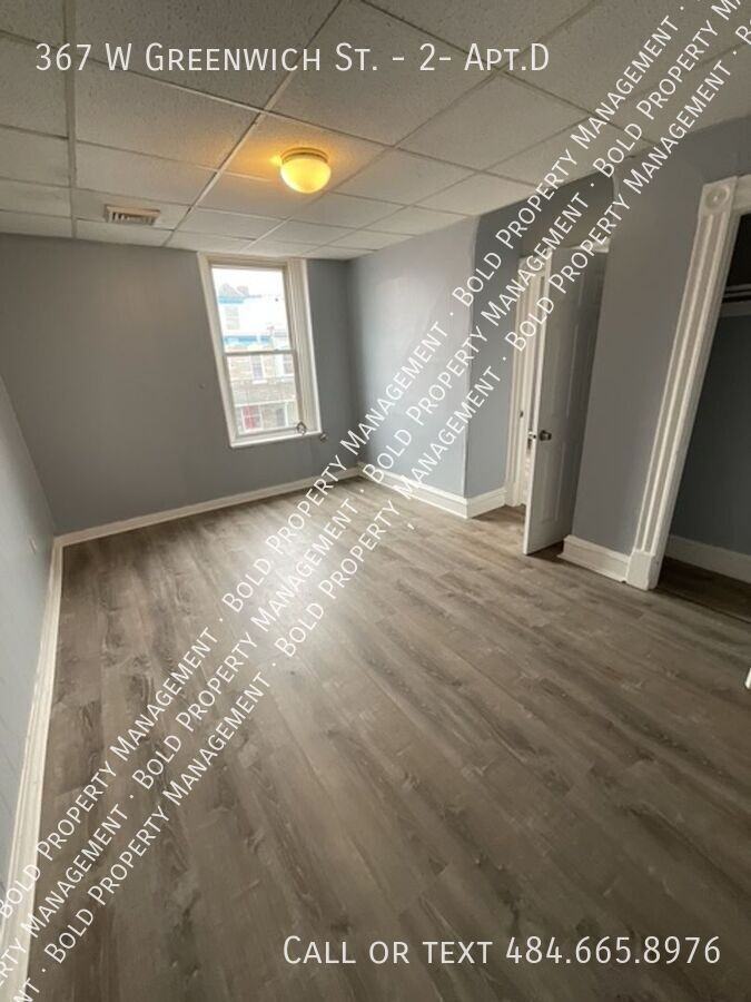 367 W Greenwich St #2APTD - Photo 4 of 10