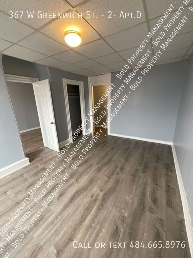 367 W Greenwich St #2APTD - Photo 5 of 10
