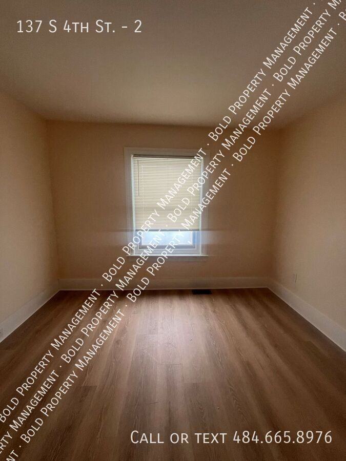 137 S 4th St #2 - Photo 5 of 13