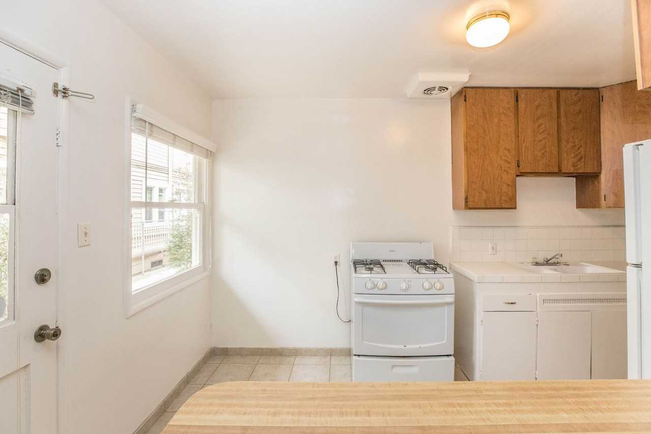25 19th Ave #A - Photo 5 of 27