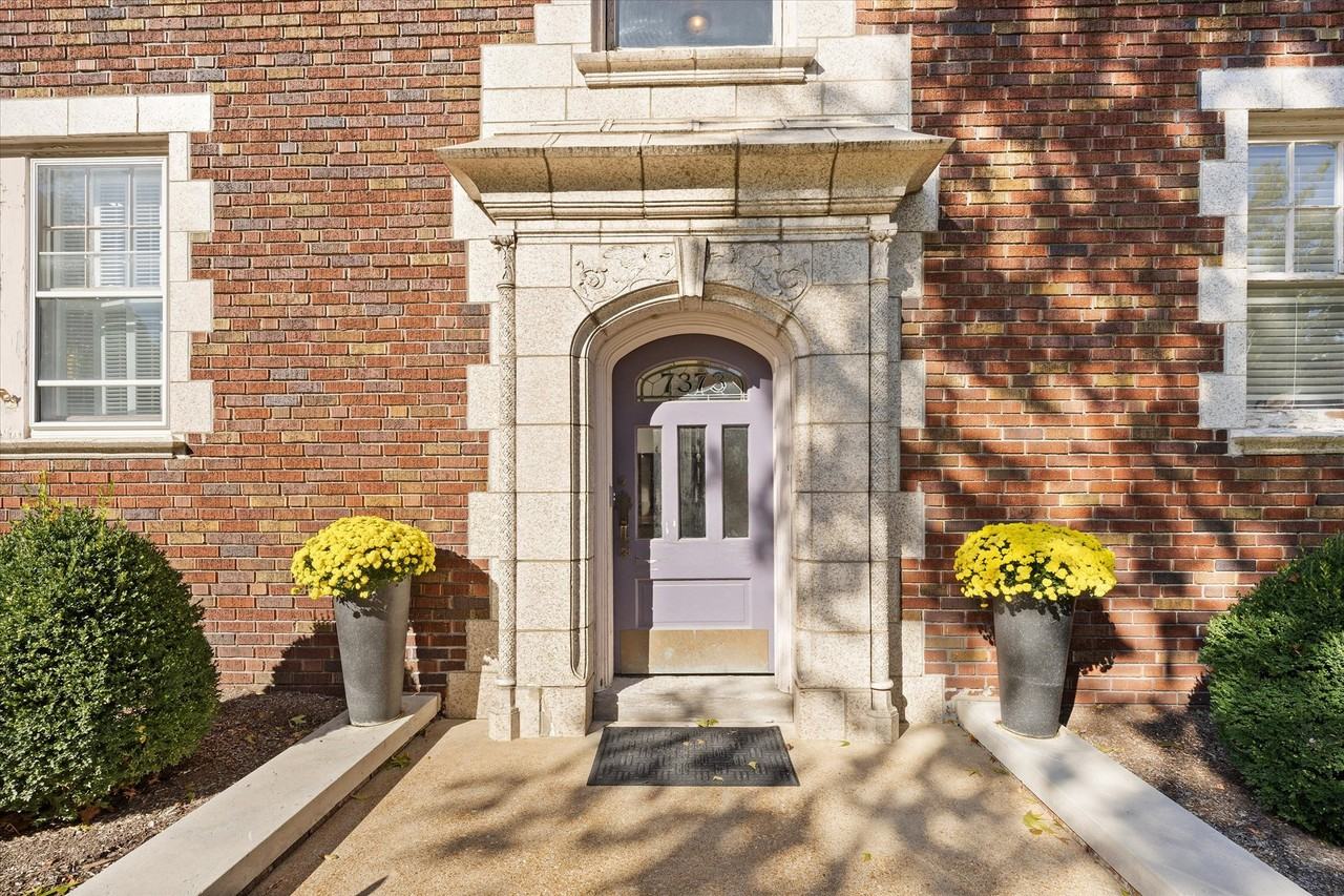 7373 Pershing Ave #1UNIT1W - Photo 2 of 13