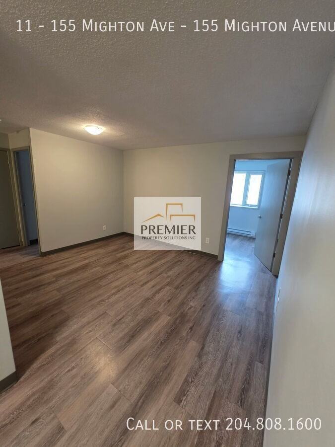 155 - 155 Mighton Ave - Photo 2 of 9