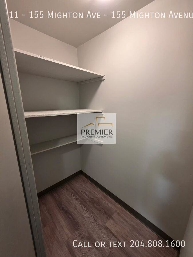155 - 155 Mighton Ave - Photo 4 of 9