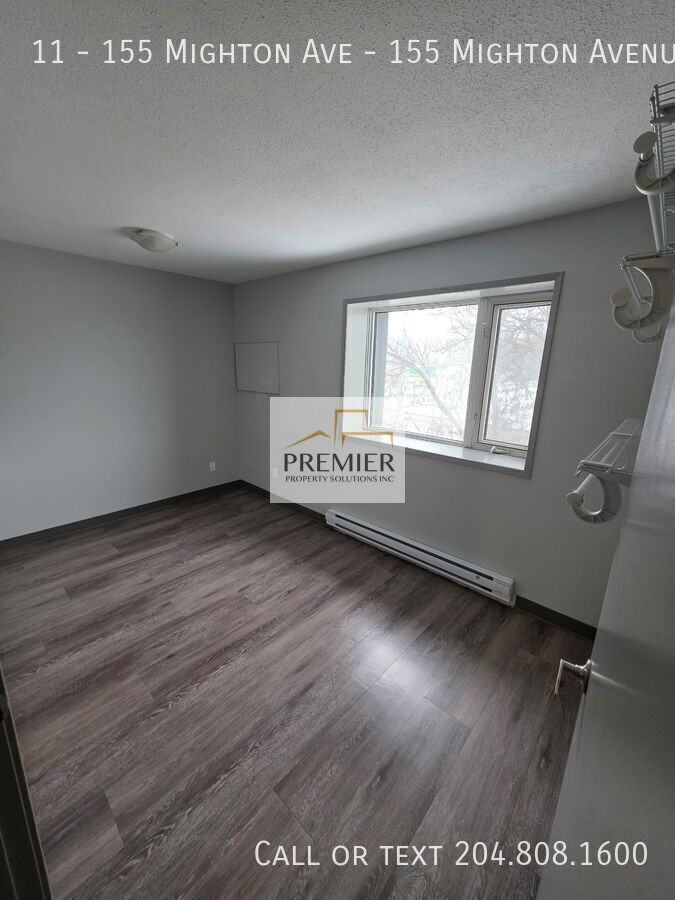 155 - 155 Mighton Ave - Photo 7 of 9