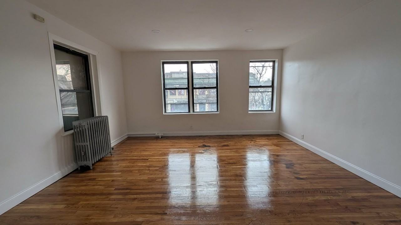 153 Brighton Ave - Photo 2 of 9