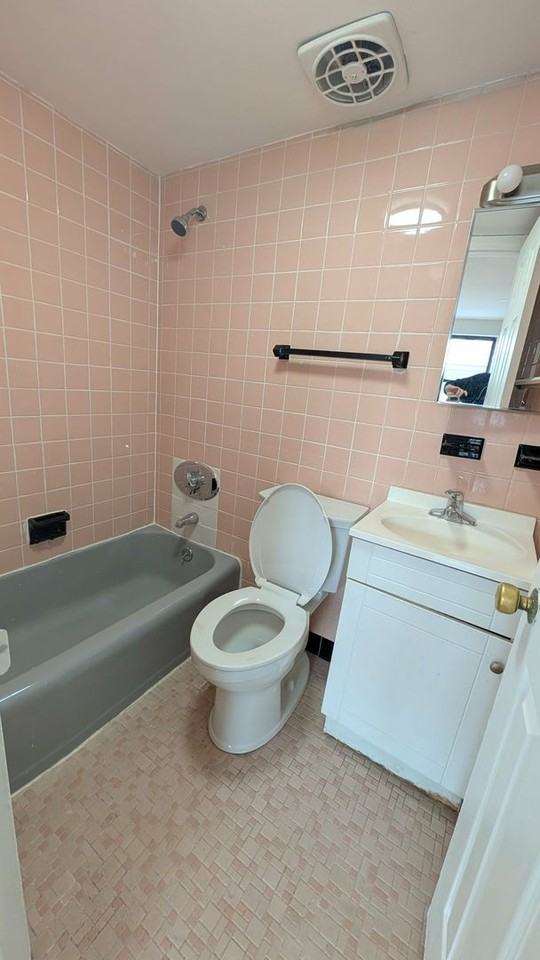 153 Brighton Ave - Photo 7 of 9