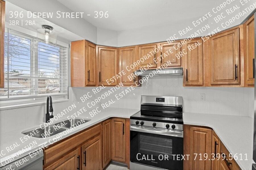 396 Depew St #396 - Photo 3 of 19