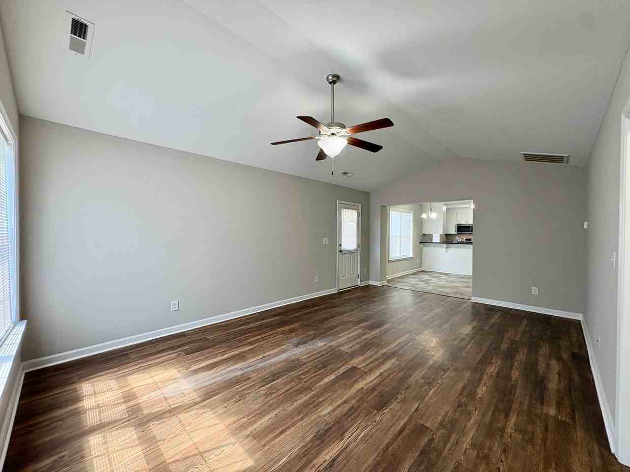 1976 Sapphire Rd - Photo 4 of 24