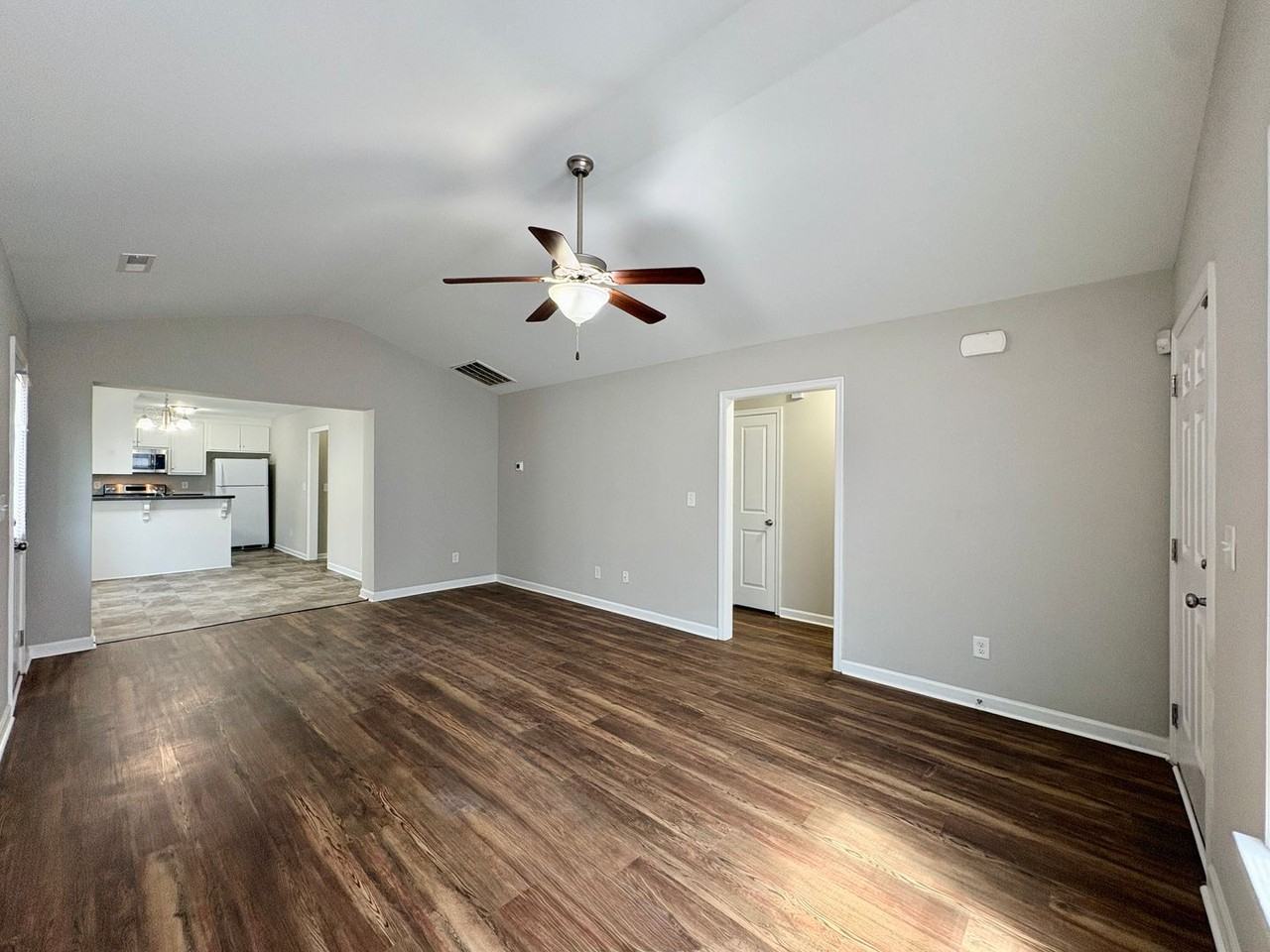 1976 Sapphire Rd - Photo 7 of 24