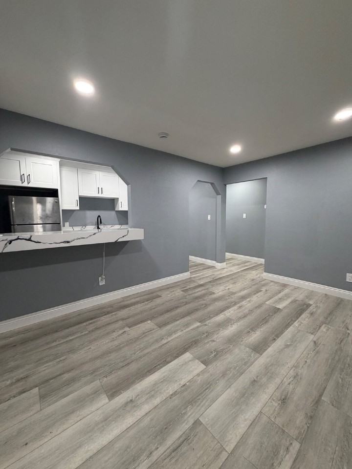 219 E 76th St - Photo 2 of 17