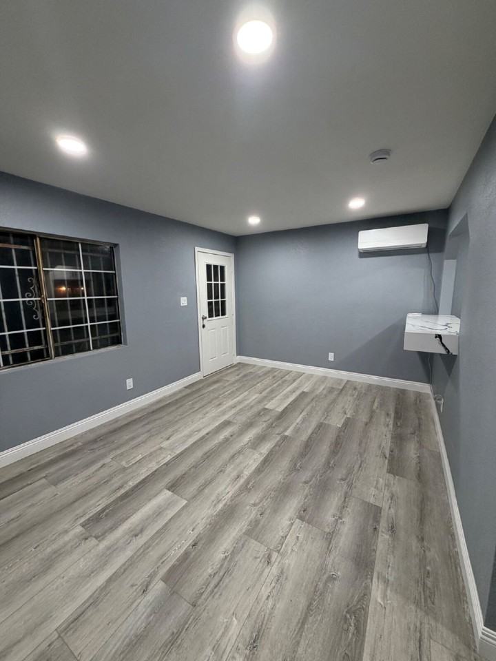 219 E 76th St - Photo 3 of 17