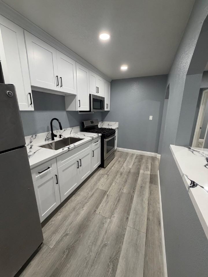 219 E 76th St - Photo 6 of 17