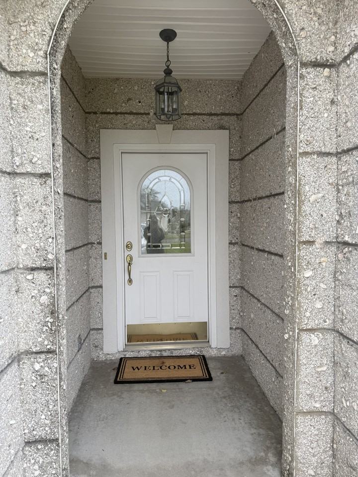 500 Ashbrook Dr - Photo 2 of 17