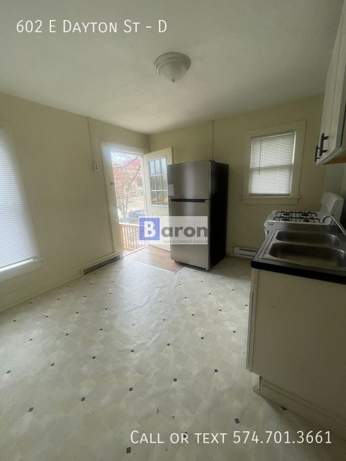 602 E Dayton St #D - Photo 2 of 6