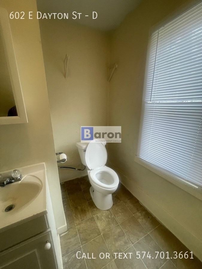 602 E Dayton St #D - Photo 5 of 6