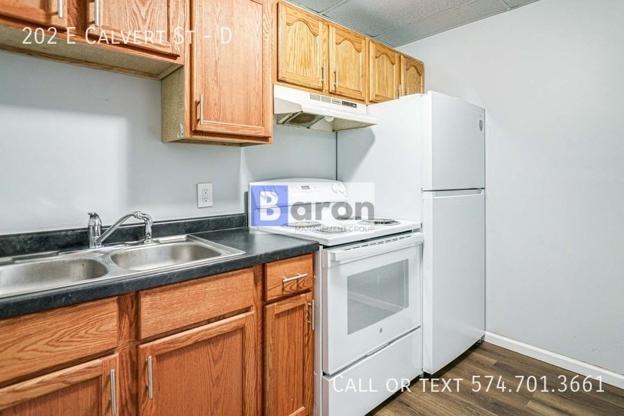 202 E Calvert St #D - Photo 4 of 12