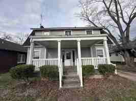 featured image of 1310 Oak St