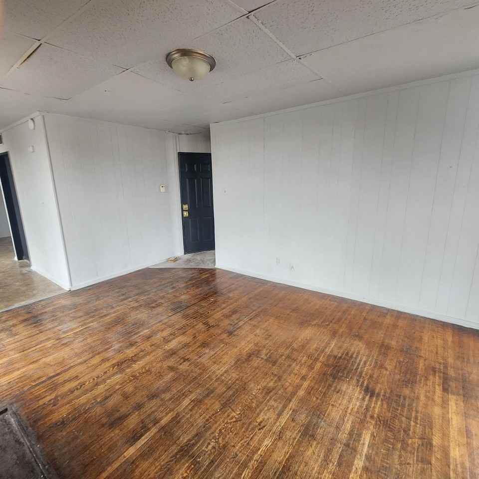 130 N Franklin St Apt 3 - Photo 6 of 9