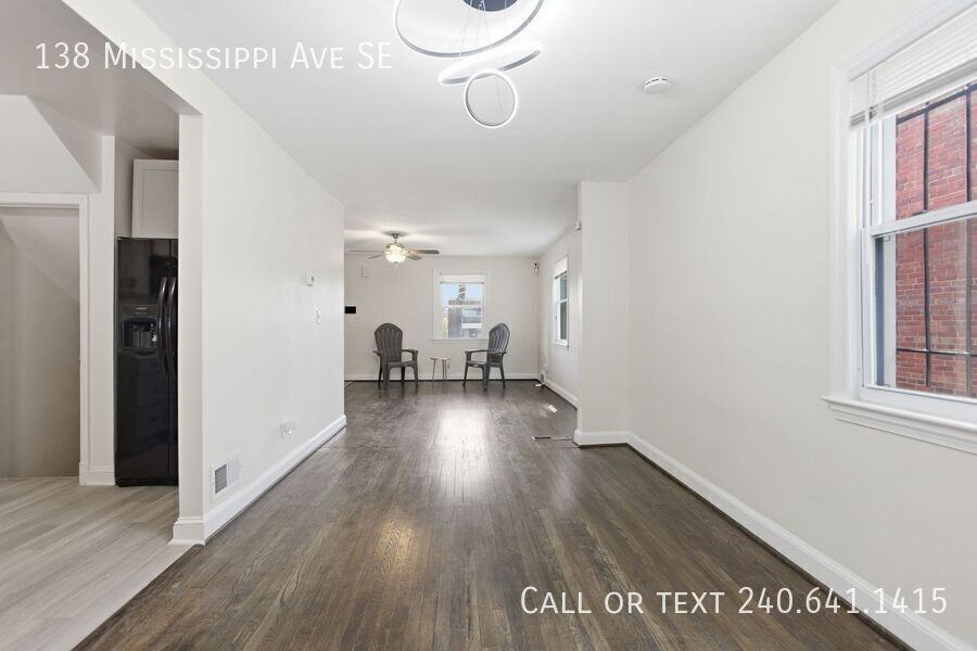 138 Mississippi Ave Se - Photo 6 of 22