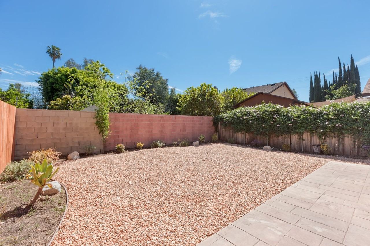 7916 Etiwanda Ave - Photo 3 of 22