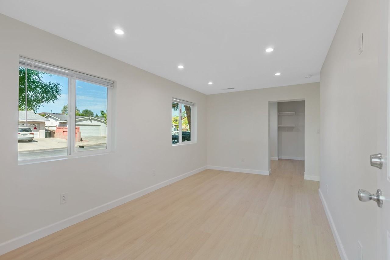 7916 Etiwanda Ave - Photo 7 of 22