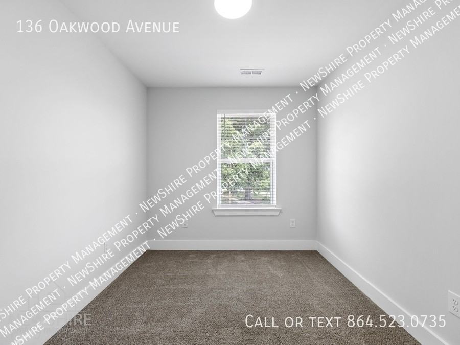 136 Oakwood Ave - Photo 2 of 50