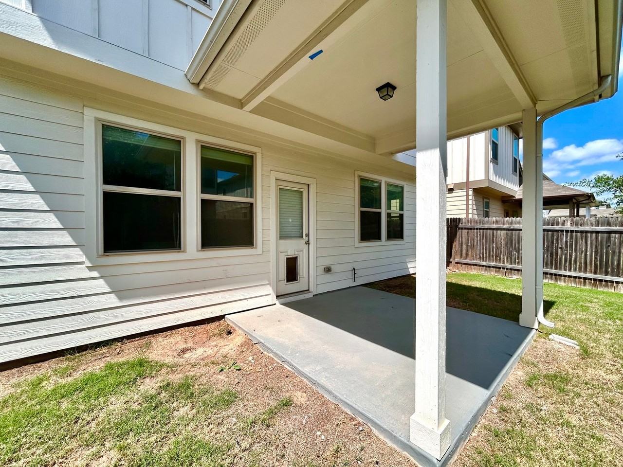 11909 Mercantile Ln - Photo 5 of 33