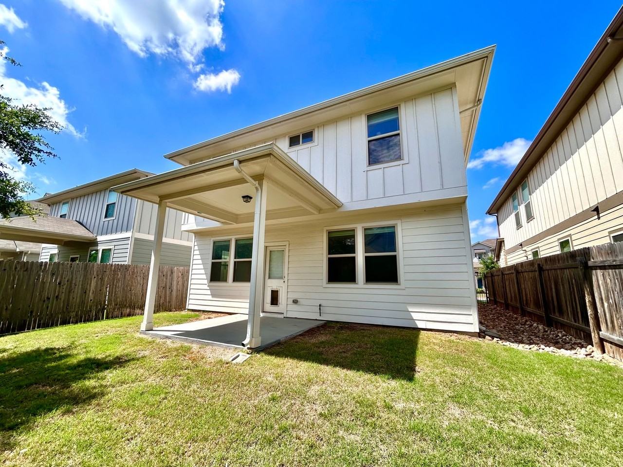 11909 Mercantile Ln - Photo 6 of 33