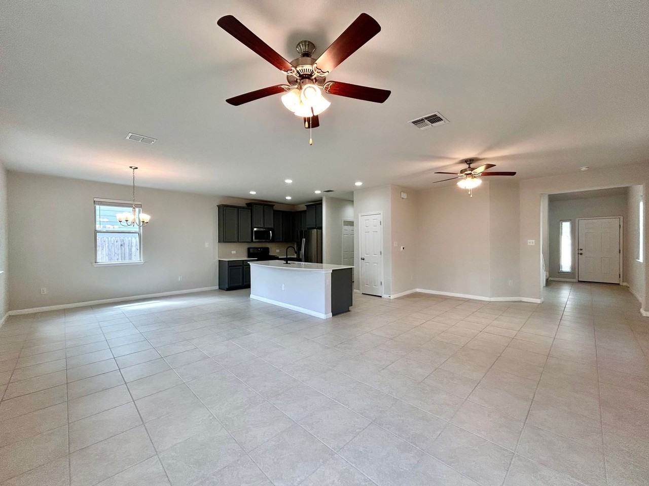 11909 Mercantile Ln - Photo 7 of 33