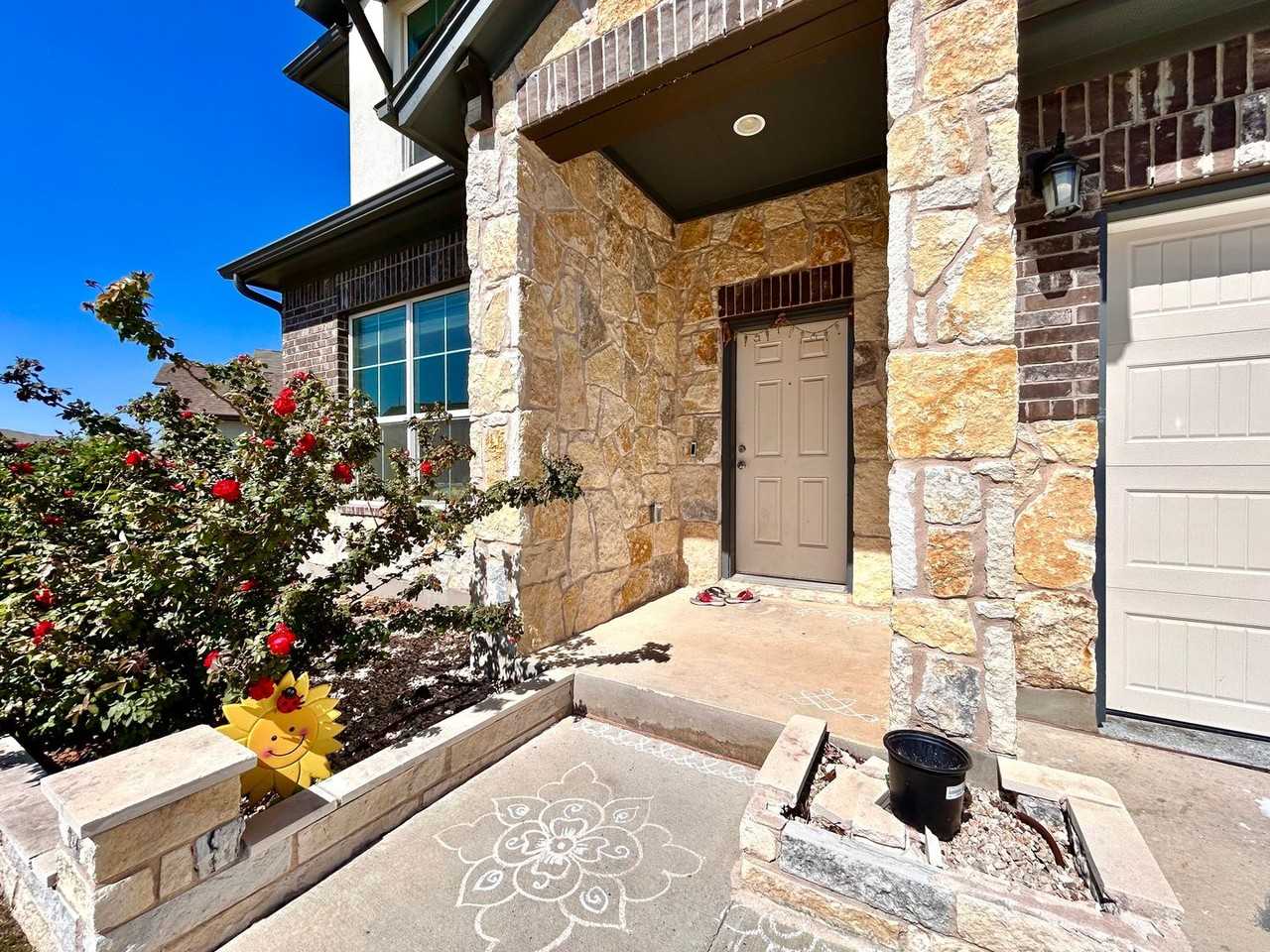 445 Arrowhead Vine St - Photo 6 of 36