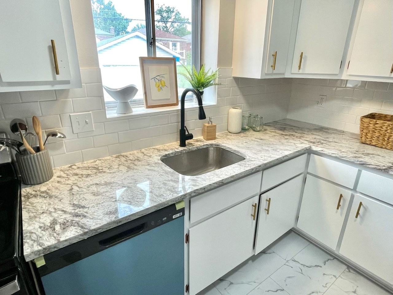 5445 Chippewa St #4A - Photo 3 of 12