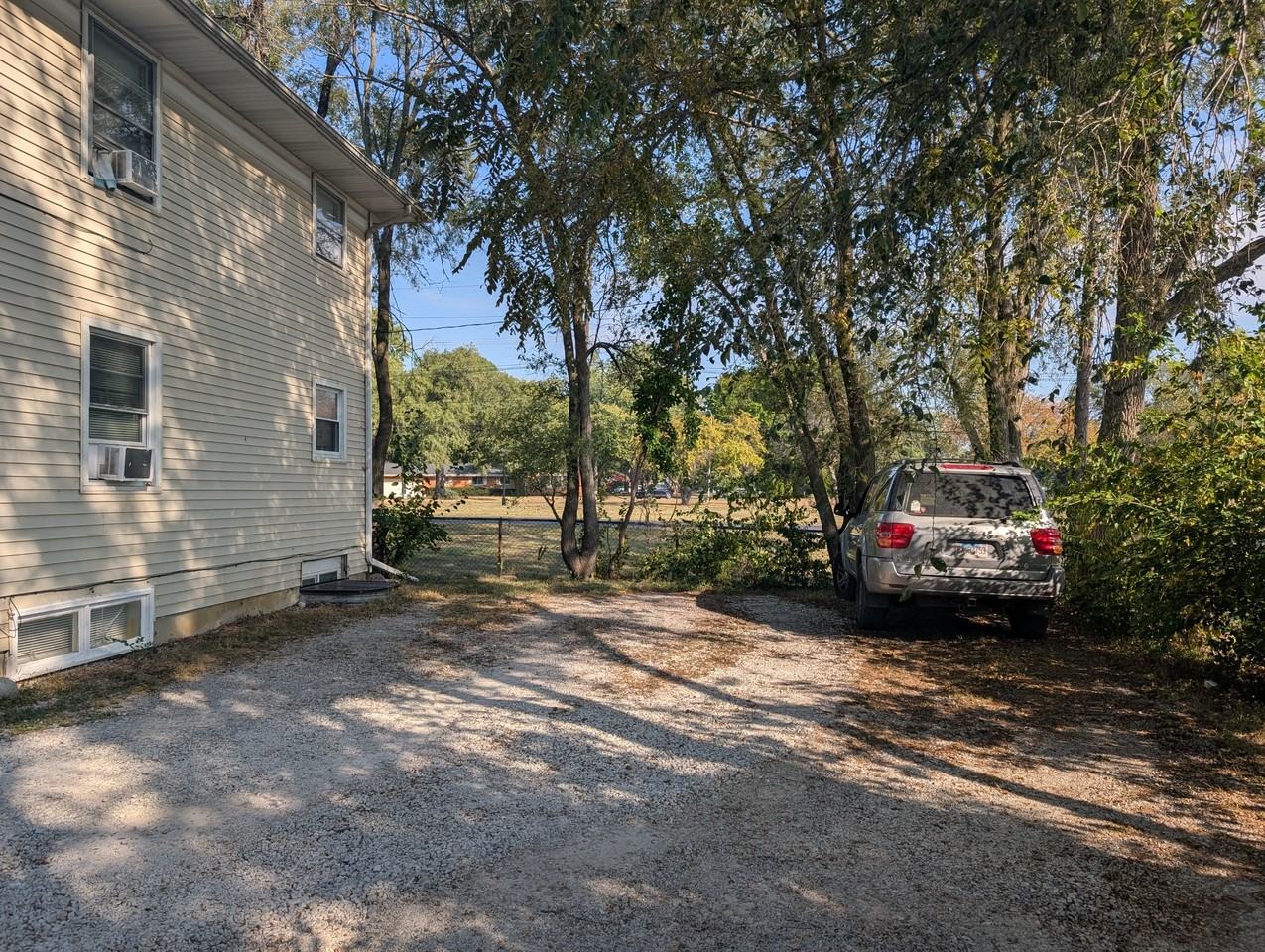 420 North Sheldon Street - Photo 2 of 8