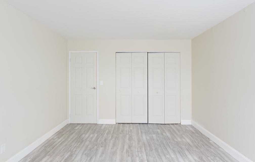 275 S Harrison Street - Photo 6 of 9