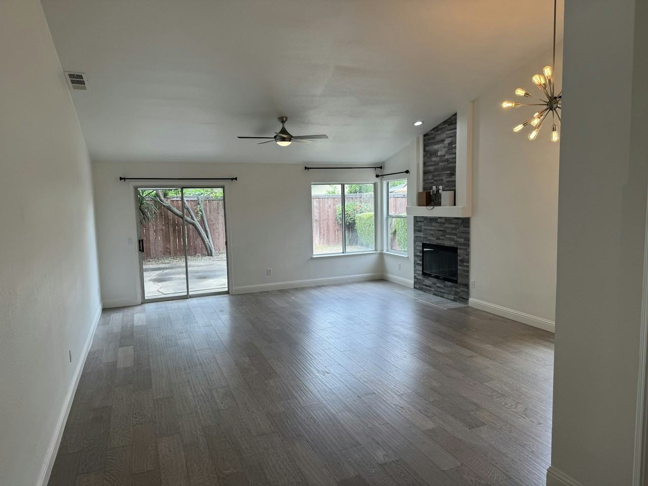 8294 Sunny Creek Way - Photo 3 of 10