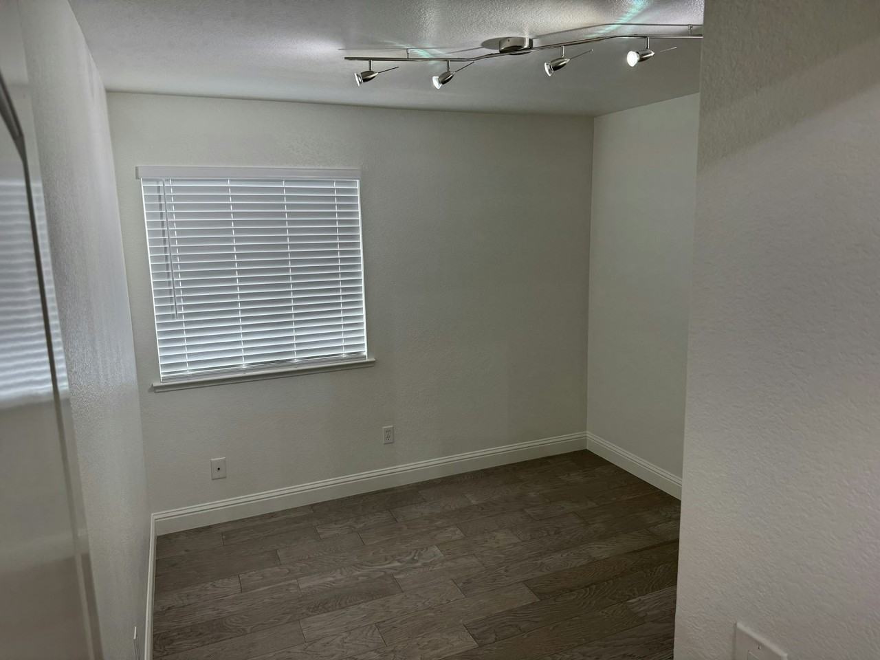 8294 Sunny Creek Way - Photo 5 of 10