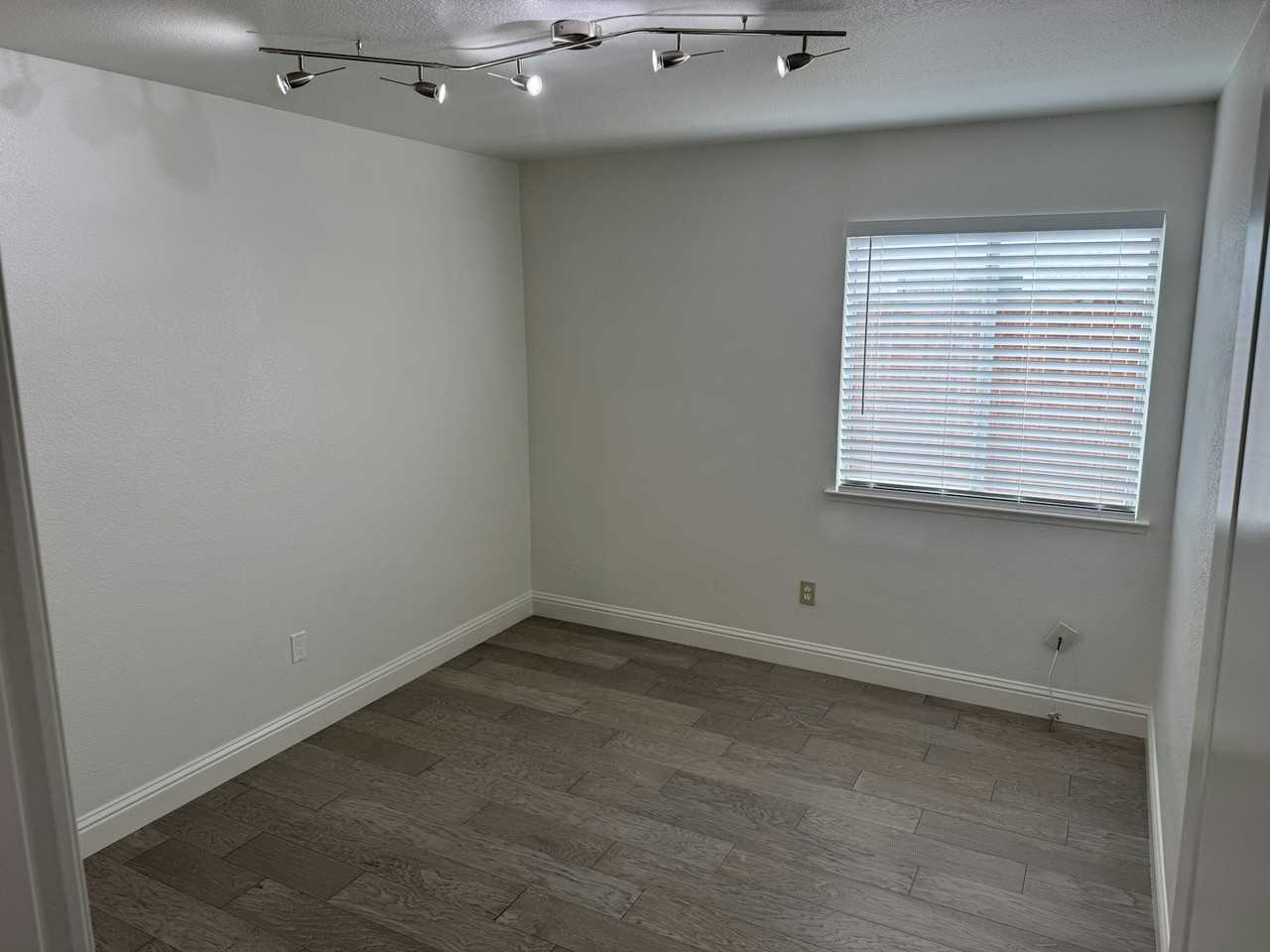 8294 Sunny Creek Way - Photo 6 of 10